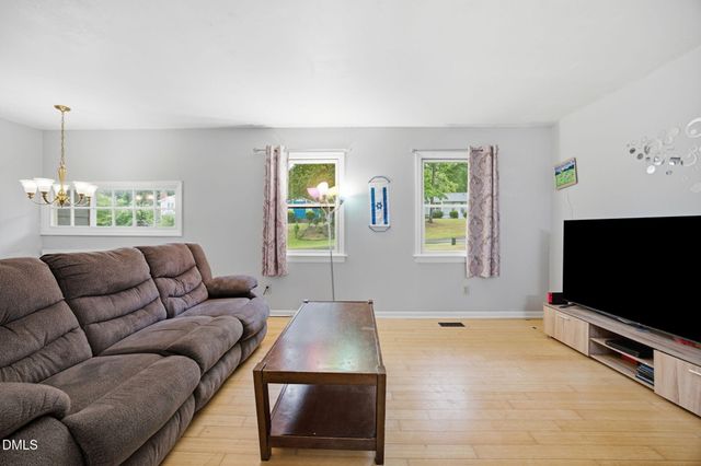 1545 Seabrook Avenue, Cary, NC 27511