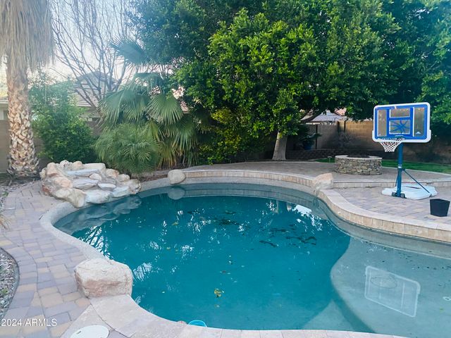 5230 W REDBIRD Road, Phoenix, AZ 85083