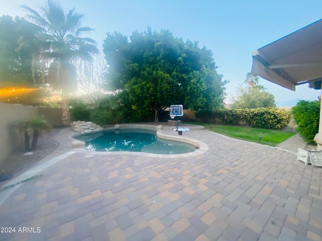 5230 W REDBIRD Road, Phoenix, AZ 85083