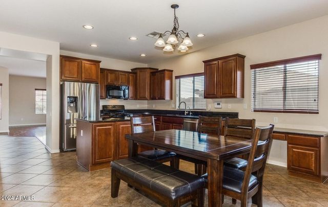 5230 W REDBIRD Road, Phoenix, AZ 85083