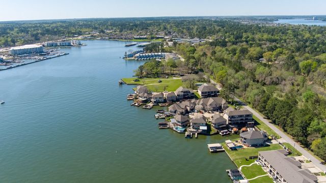 347 Old Aqua Landing E, Conroe, TX 77356