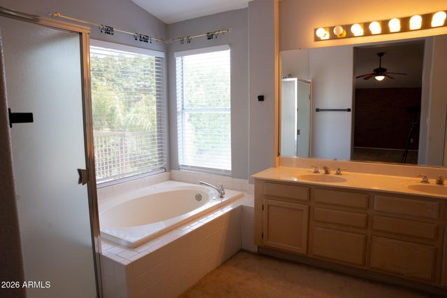1432 E SALTSAGE Drive, Phoenix, AZ 85048