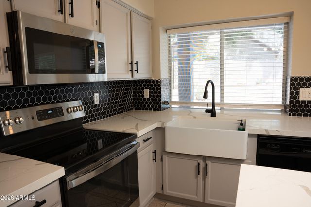 1432 E SALTSAGE Drive, Phoenix, AZ 85048