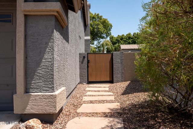 1432 E SALTSAGE Drive, Phoenix, AZ 85048