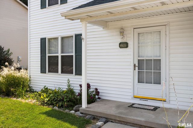1411 WHITE HORSE Trail, Metamora, IL 61548