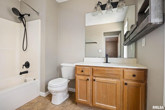 1411 WHITE HORSE Trail, Metamora, IL 61548