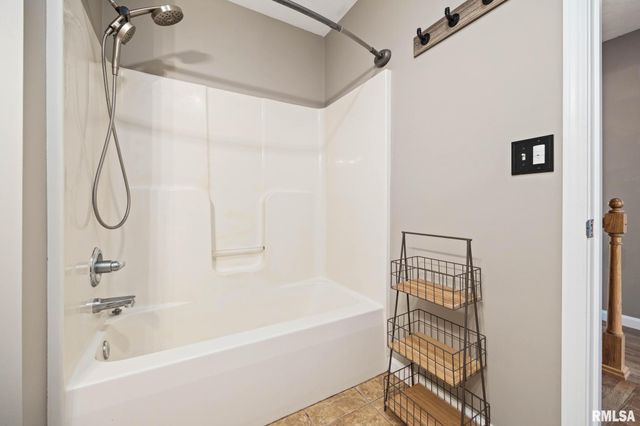 1411 WHITE HORSE Trail, Metamora, IL 61548