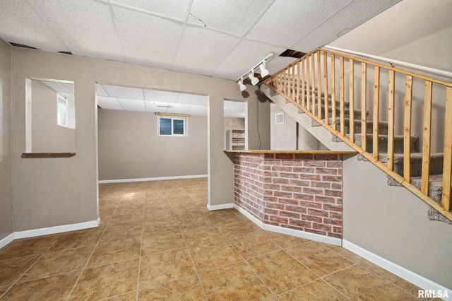 1411 WHITE HORSE Trail, Metamora, IL 61548