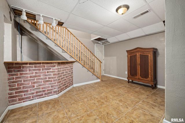1411 WHITE HORSE Trail, Metamora, IL 61548