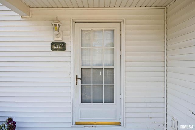 1411 WHITE HORSE Trail, Metamora, IL 61548