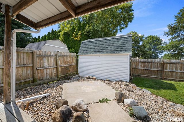 1411 WHITE HORSE Trail, Metamora, IL 61548