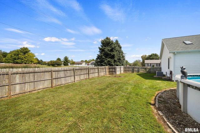 1411 WHITE HORSE Trail, Metamora, IL 61548
