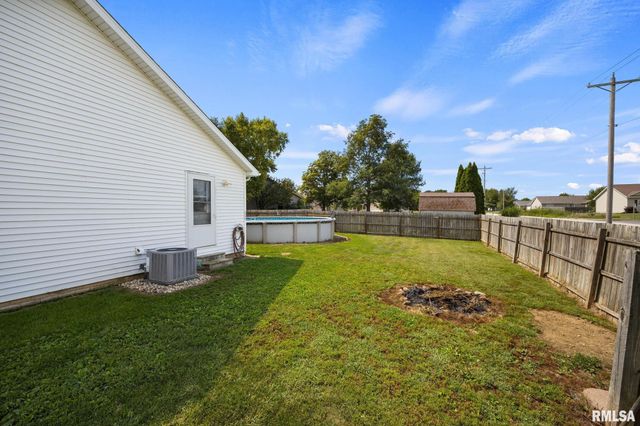 1411 WHITE HORSE Trail, Metamora, IL 61548