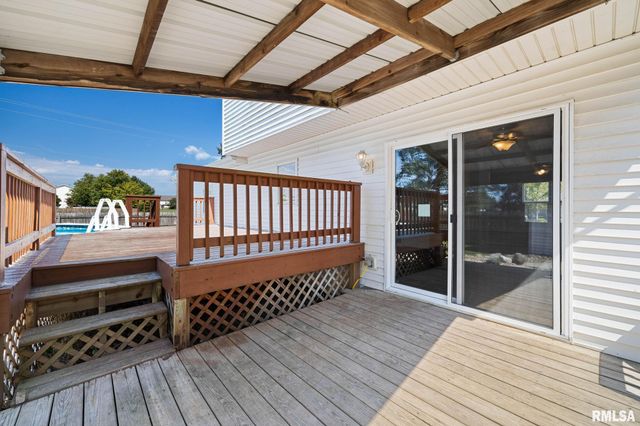 1411 WHITE HORSE Trail, Metamora, IL 61548