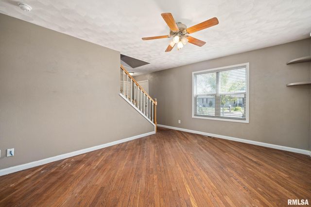 1411 WHITE HORSE Trail, Metamora, IL 61548