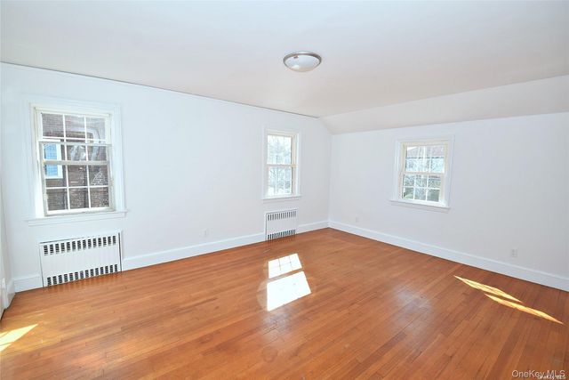 27 N Lewis, Rockville Centre, NY 11570