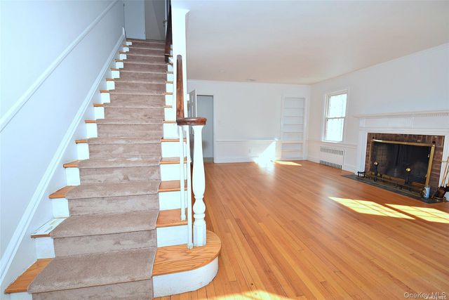 27 N Lewis, Rockville Centre, NY 11570