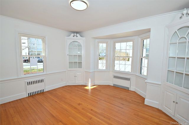 27 N Lewis, Rockville Centre, NY 11570