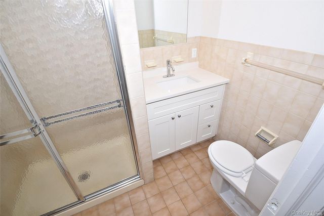 27 N Lewis, Rockville Centre, NY 11570