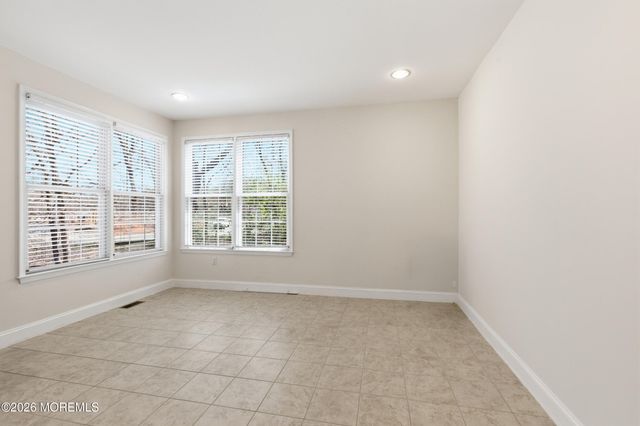 457 S Cooks Bridge Road, Jackson, NJ 08527