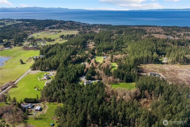 1870 W Cloud Way, Oak Harbor, WA 98277