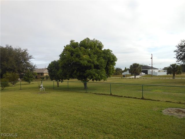 437 Picturesque AVE, Lehigh Acres, FL 33974