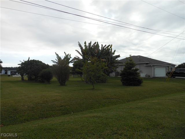 437 Picturesque AVE, Lehigh Acres, FL 33974