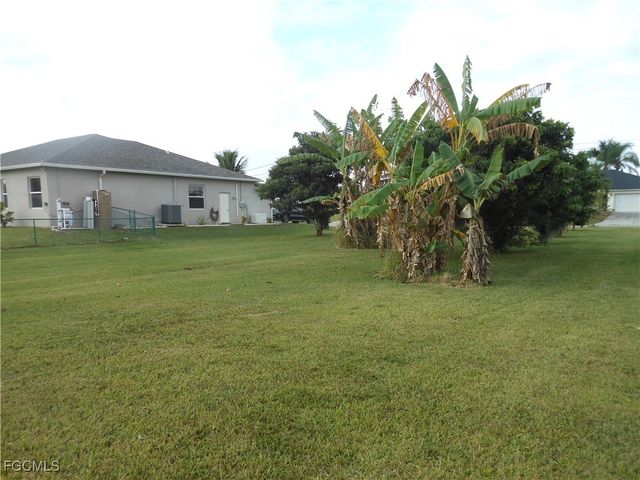 437 Picturesque AVE, Lehigh Acres, FL 33974
