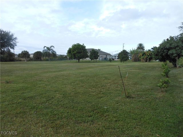 437 Picturesque AVE, Lehigh Acres, FL 33974