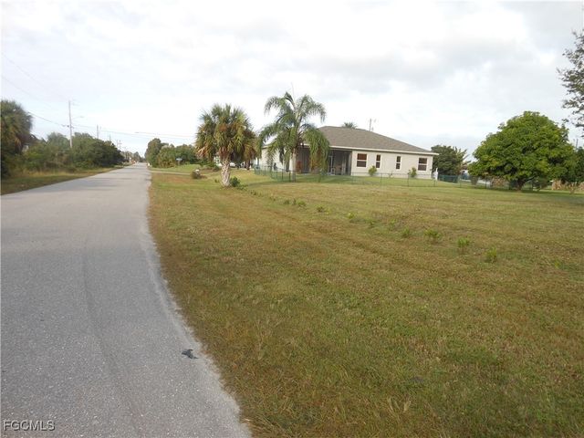 437 Picturesque AVE, Lehigh Acres, FL 33974