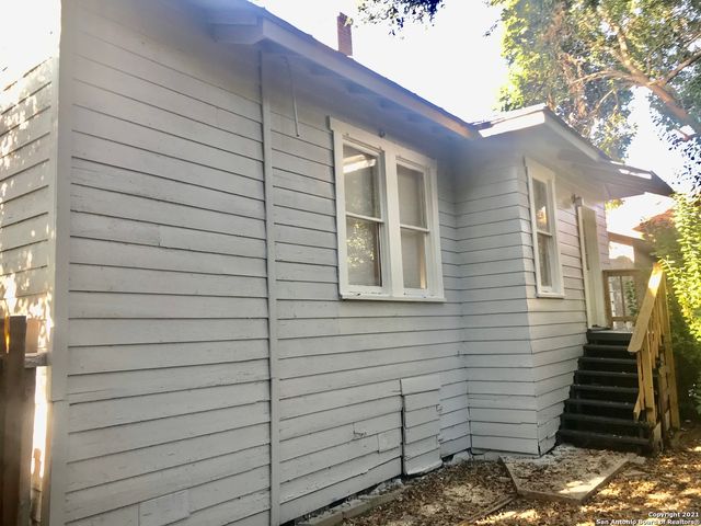 231 UNIVERSITY AVE, San Antonio, TX 78201