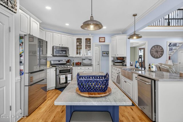 201 King Arthur Drive, Wilmington, NC 28403