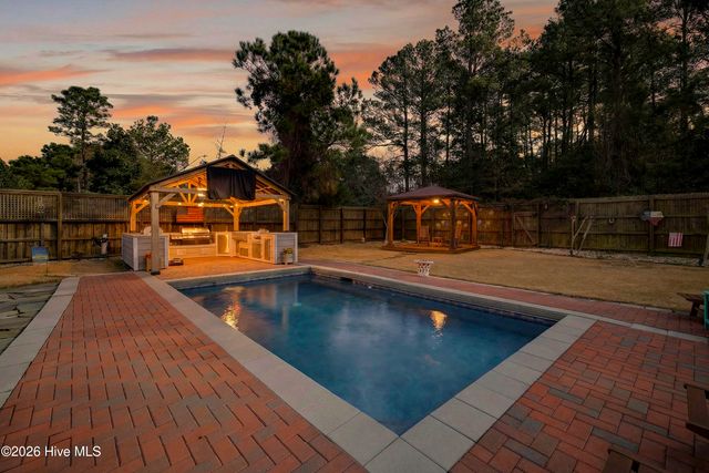 201 King Arthur Drive, Wilmington, NC 28403