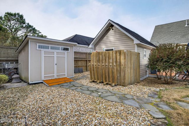 201 King Arthur Drive, Wilmington, NC 28403