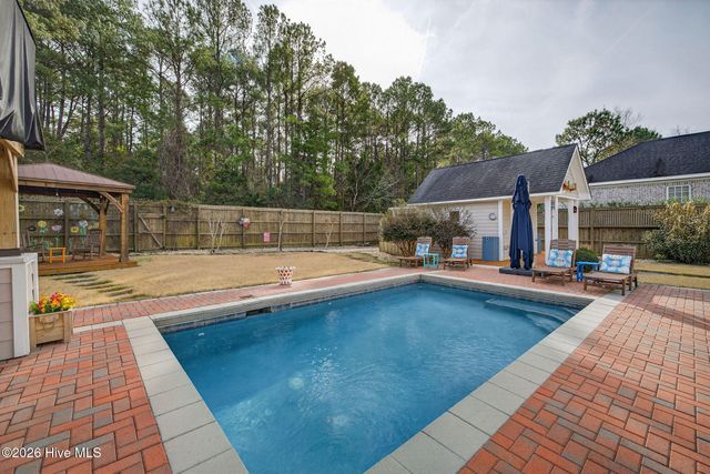 201 King Arthur Drive, Wilmington, NC 28403