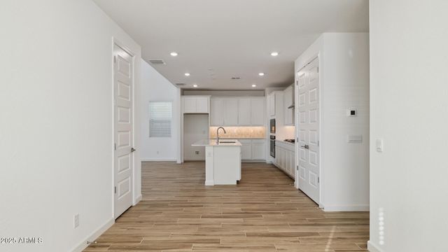 6946 W BUCKHORN Trail, Peoria, AZ 85383