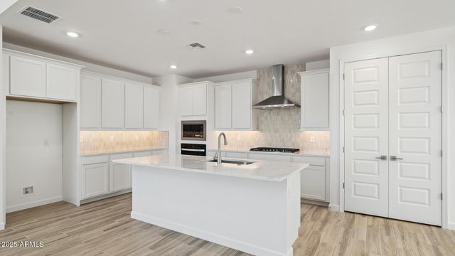 6946 W BUCKHORN Trail, Peoria, AZ 85383