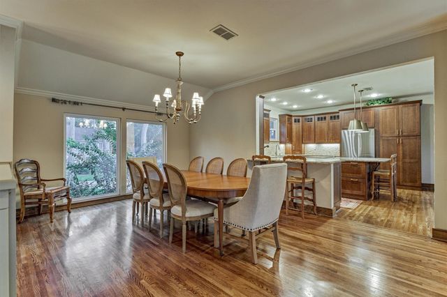 45 Doe Run Drive, The Woodlands, TX 77380