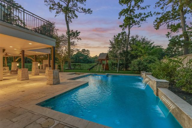 45 Doe Run Drive, The Woodlands, TX 77380