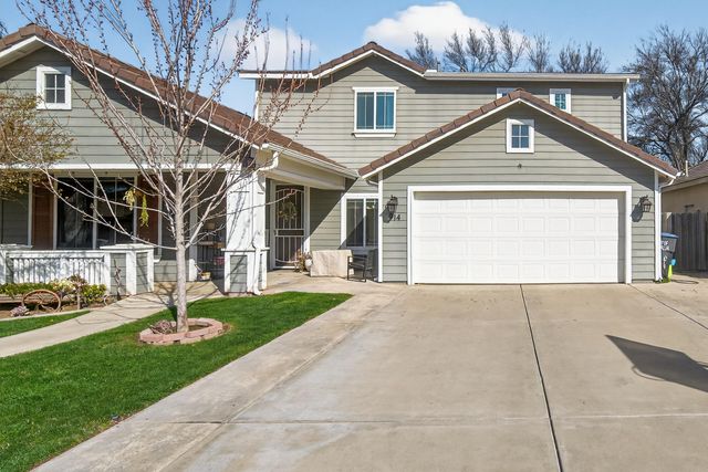 914 W Russell Avenue, Visalia, CA 93277