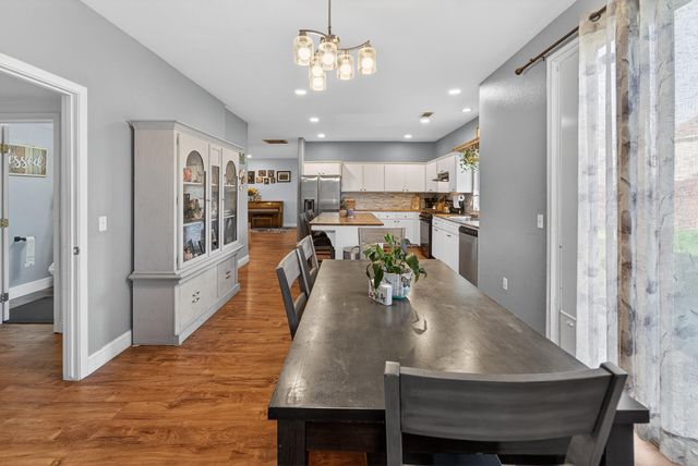 914 W Russell Avenue, Visalia, CA 93277