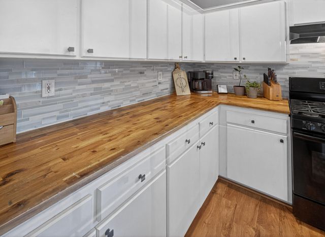 914 W Russell Avenue, Visalia, CA 93277