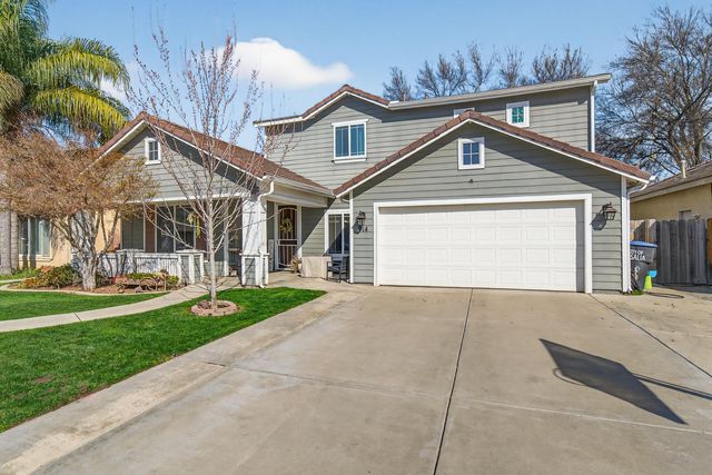 914 W Russell Avenue, Visalia, CA 93277