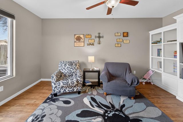 914 W Russell Avenue, Visalia, CA 93277