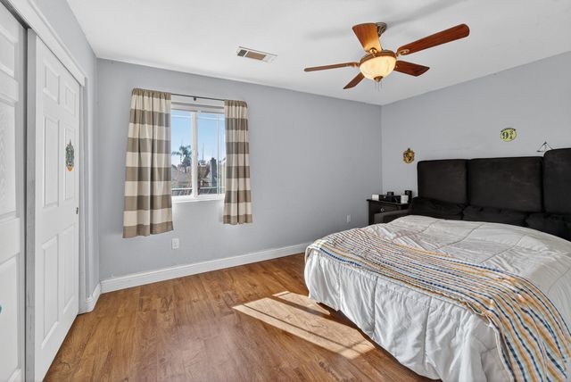 914 W Russell Avenue, Visalia, CA 93277