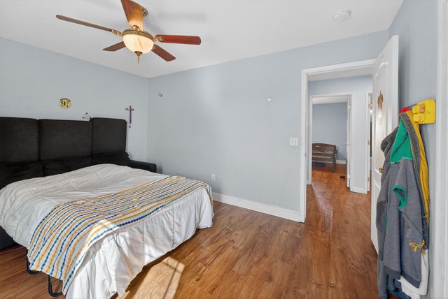 914 W Russell Avenue, Visalia, CA 93277