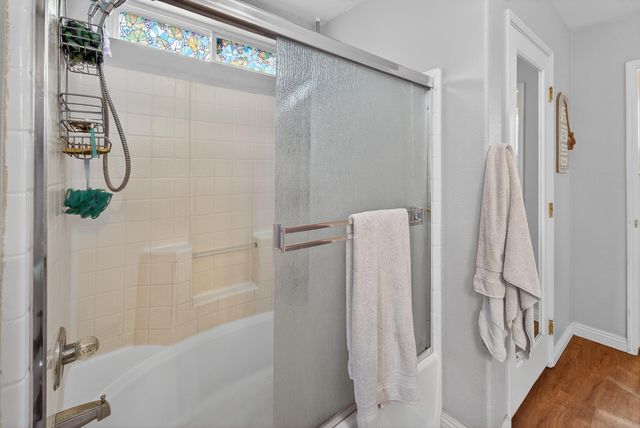 914 W Russell Avenue, Visalia, CA 93277