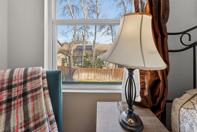 914 W Russell Avenue, Visalia, CA 93277