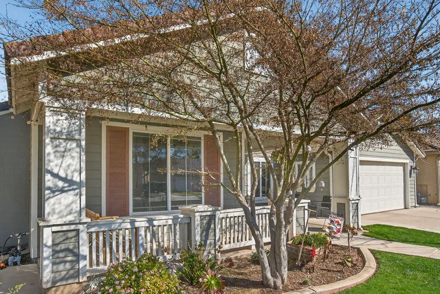 914 W Russell Avenue, Visalia, CA 93277