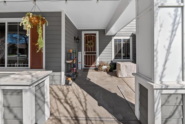 914 W Russell Avenue, Visalia, CA 93277